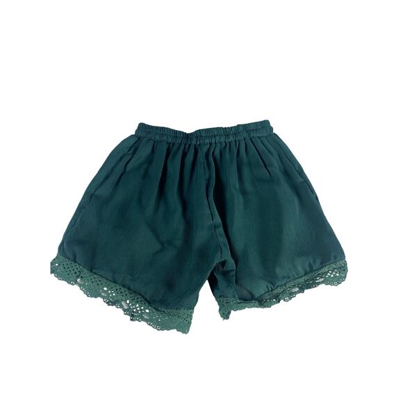 Lightweight women's Green shorts size medium - Picture 5 of 5